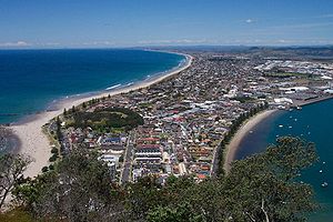 300px-Mt_Maunganui_2006